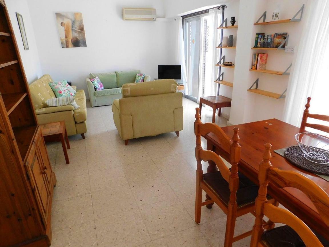Sea View Apartment, Close To Amenities * Paphos